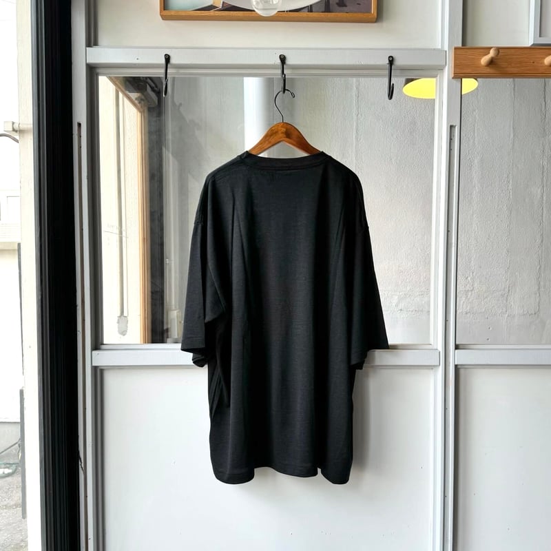 COMOLI サマーウール 半袖Tシャツ | Less Higashikawa COMOLI サマーウール 半袖Tシャツ | Less Higashikawa