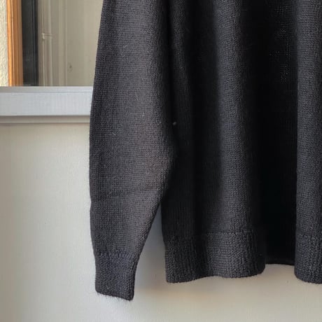 COMOLI   ブラックアルパカ クルーネックニット　(U03-06001)