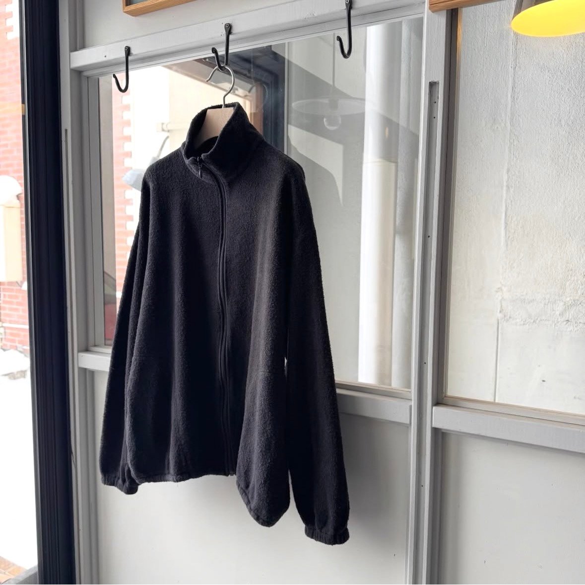 COMOLI フリース ジップジャケット | Less Higashikawa