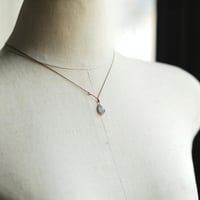 Margaret Solow 　 Enclosed Oval Labradorite Necklace 14K
