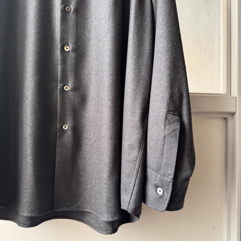 AURALEE SUPER LIGHT WOOL SHIRT | Less Higashikawa