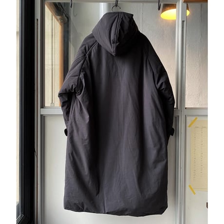 COMOLI インサレーション フーデッドコート