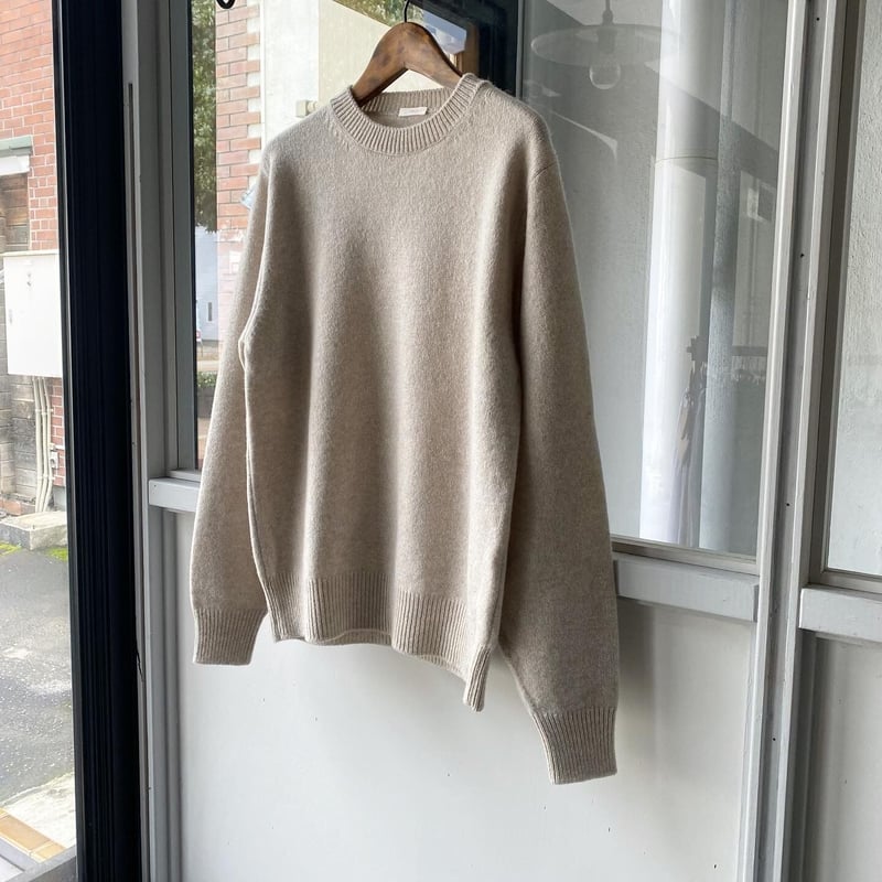 COMOLI ラムズウール クルーネックニット | Less Higashikawa COMOLI ラムズウール クルーネックニット | Less Higashikawa