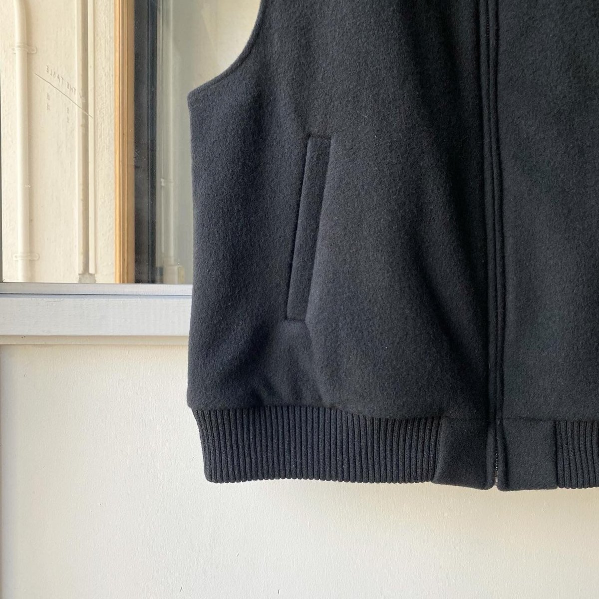 AURALEE CASHMERE WOOL MOSSER VEST | Less Higa AURALEE CASHMERE WOOL MOSSER VEST | Less Higa