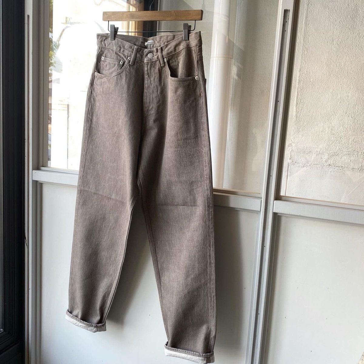 AURALEE(オーラリー)Hard Twist Brown Denim 32 AURALEE HARD TWIST BROWN DENIM WIDE PANTS & 5P PANTS – Chum!