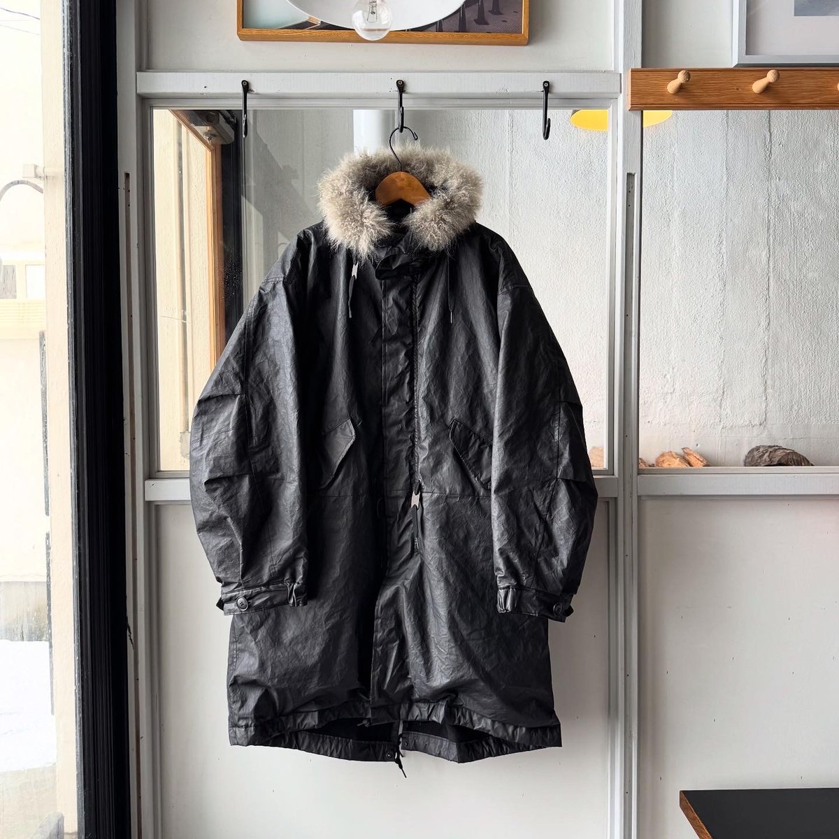 2025 AW COMOLI コモリ ペーパーレザー ミリタリーフーデッドコート fit=scale-down,w=1200