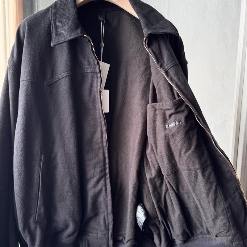 COMOLI ブラックドリル ジップジャケット | Less Higashikawa