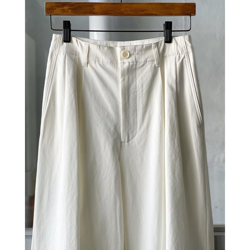 AURALEE WASHED FINX LIGHT CHINO TUCK WIDE PAN AURALEE WASHED FINX LIGHT CHINO TUCK WIDE PAN