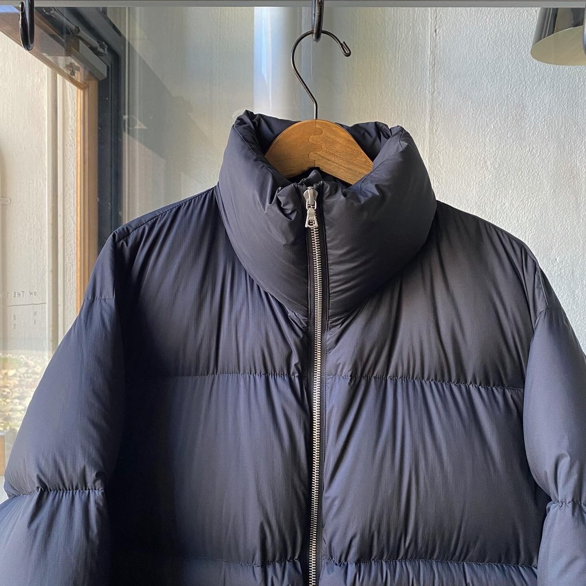 AURALEE SUPER LIGHT NYLON RIPSTOP DOWN BLOUSON