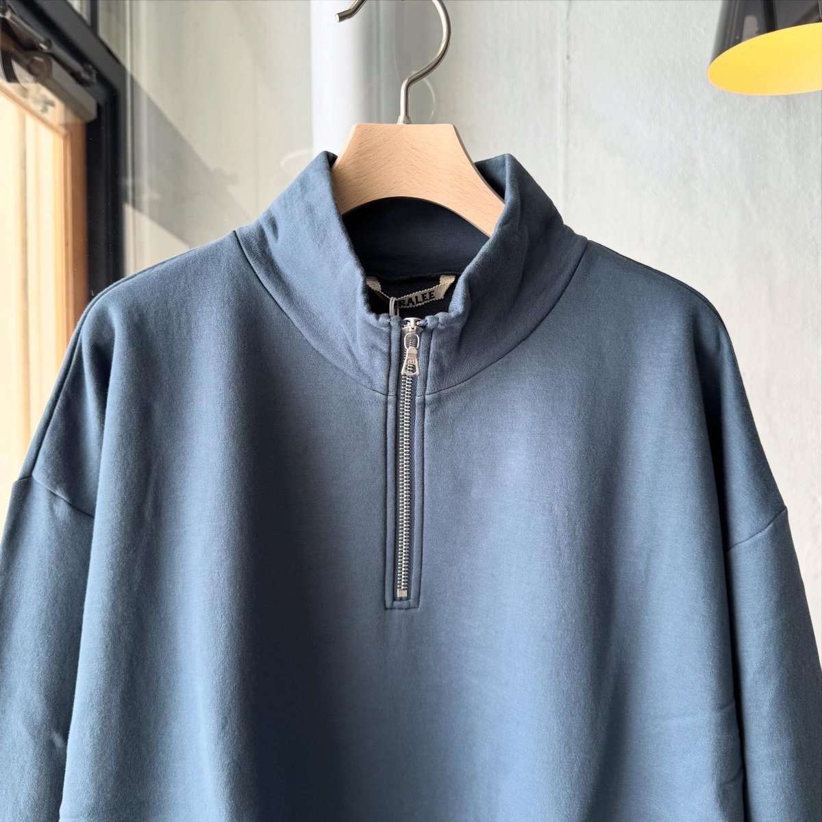 AURALEE ELASTIC HIGH GAUGE SWEAT HALF ZIP P/O |