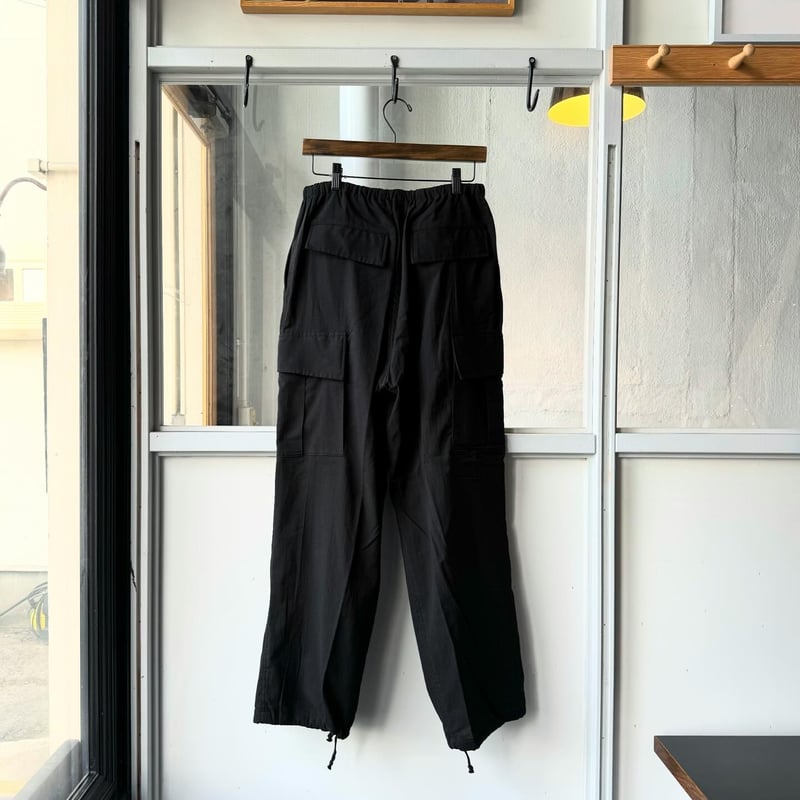 COMOLI オックス ニータックカーゴパンツ | Less Higashikawa COMOLI オックス ニータックカーゴパンツ | Less Higashikawa