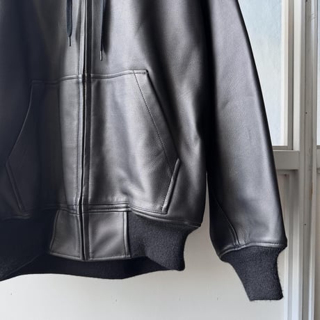 COMOLI　カーフスキン ジップパーカ