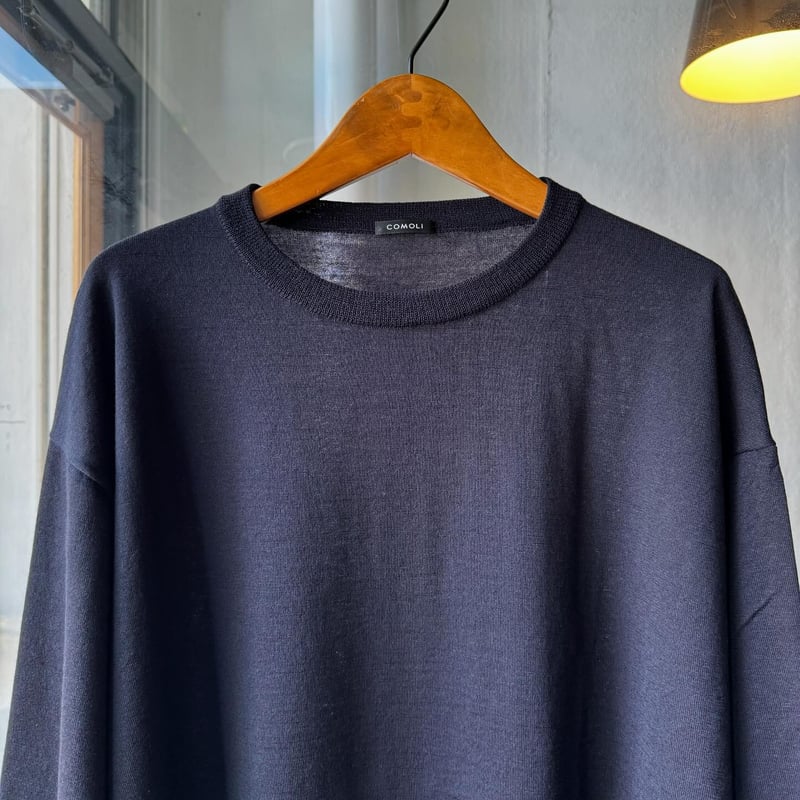 COMOLI ウール クルーネックニット | Less Higashikawa COMOLI ウール クルーネックニット | Less Higashikawa