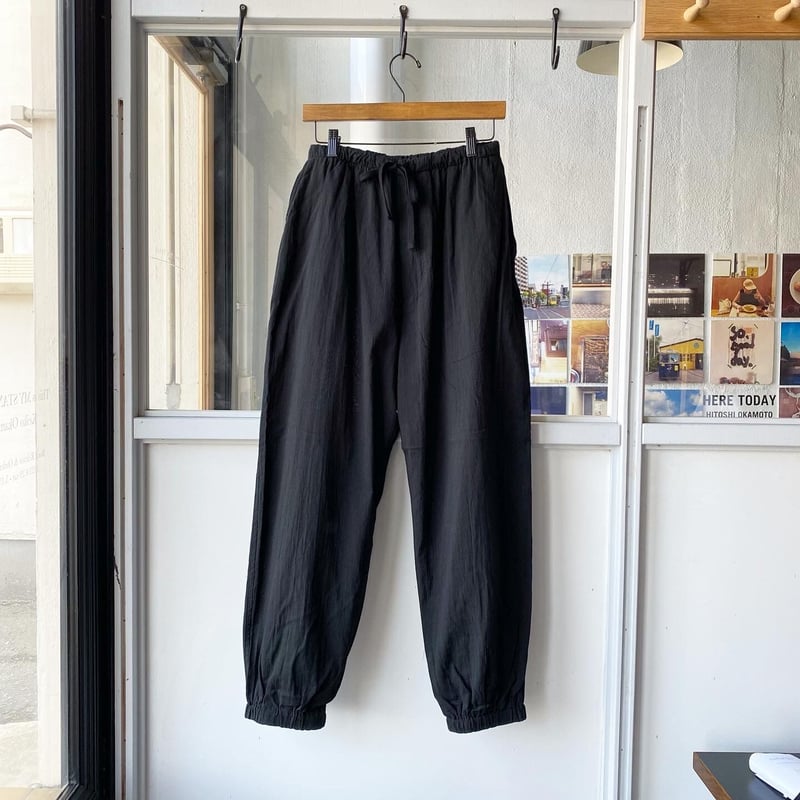 COMOLI 空紡オックス ドローストリングパンツ | Less Higashikawa COMOLI 空紡オックス ドローストリングパンツ | Less Higashikawa