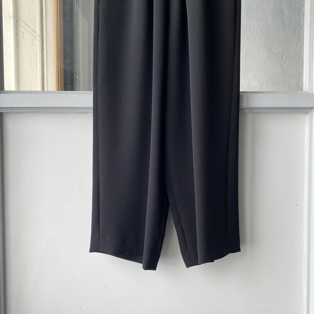 ゴーシュ ストレッチブラック ワイドパンツ | Less Higashikawa