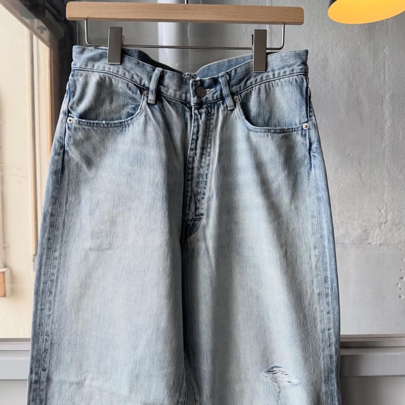 AURALEE FADED SELVEDGE LIGHT DENIM PANTS | Less