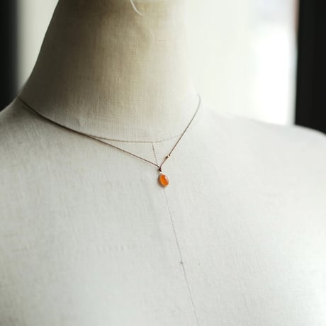 Margaret Solow 　 Enclosed Oval Fire Opal Necklace 14K