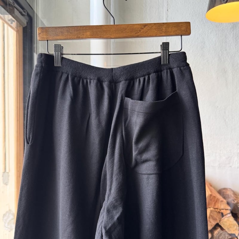 COMOLI ウールニット パンツ | Less Higashikawa