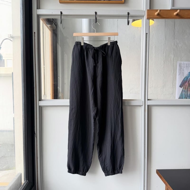 COMOLI シルクコットン ドローストリングパンツ | Less Higashikawa