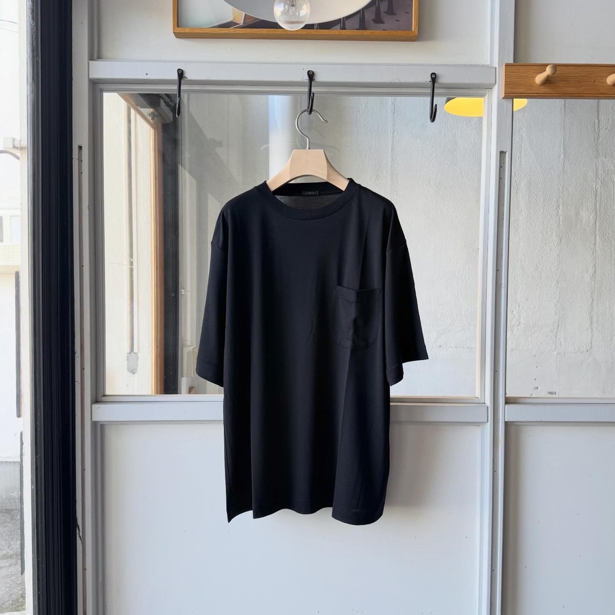 COMOLI サマーウール 半袖Tシャツ | Less Higashikawa