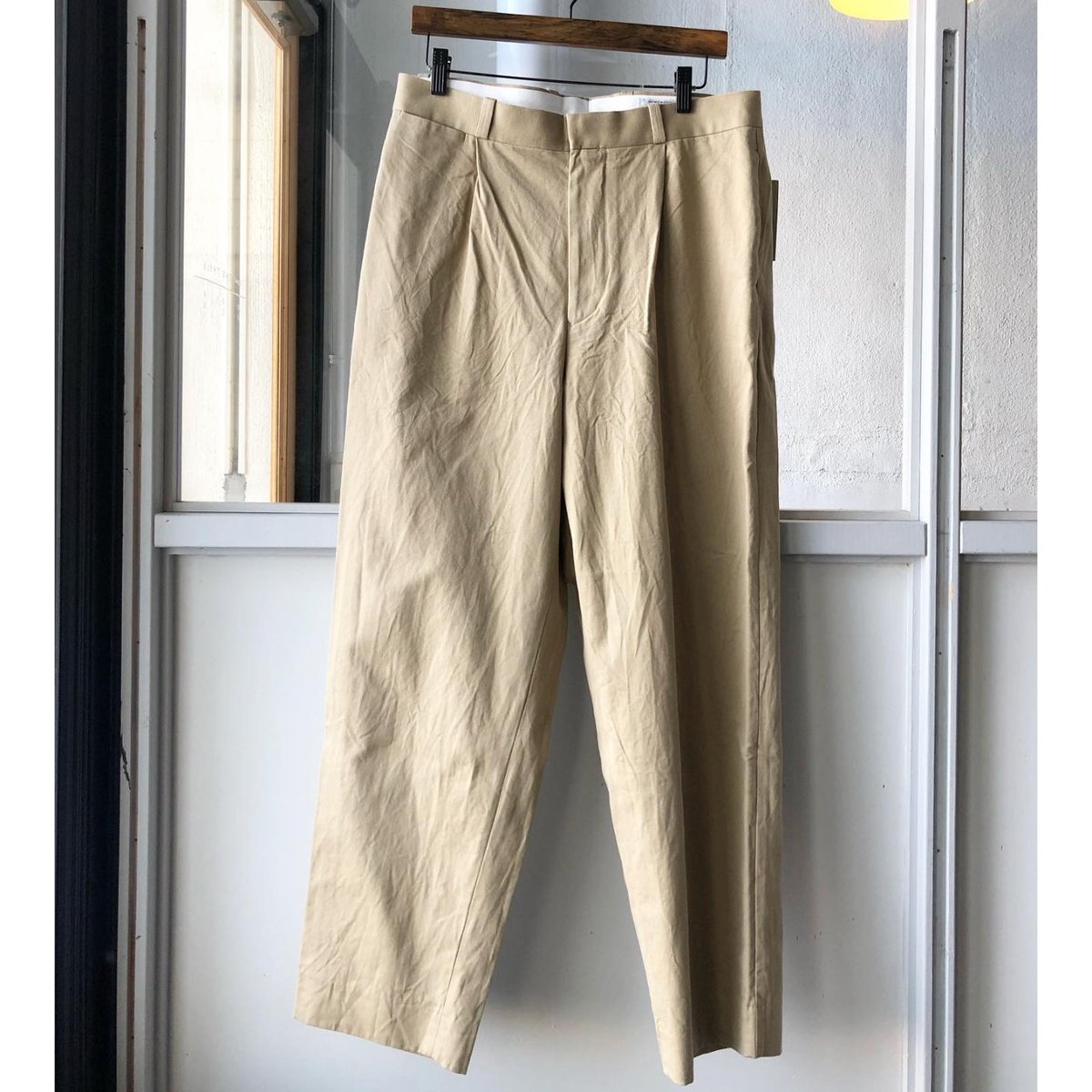 YAECA [ MEN ] チノクロスパンツ タックテーパード | Less H