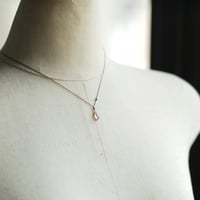 Margaret Solow 　 Enclosed XS Pear Shape Smooth Pink Tourmaline Necklace 18K