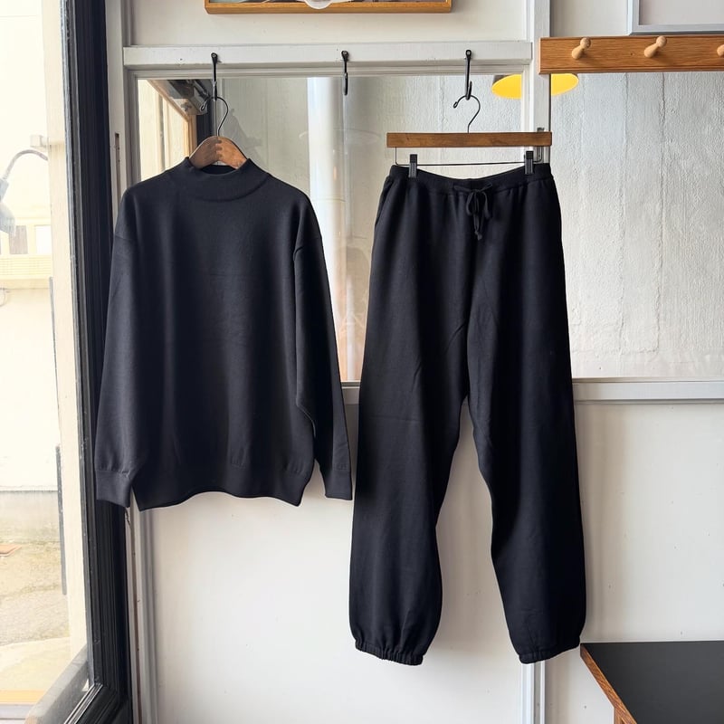 COMOLI ウールニット パンツ | Less Higashikawa