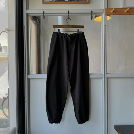COMOLI　製品染 ドローストリングパンツ