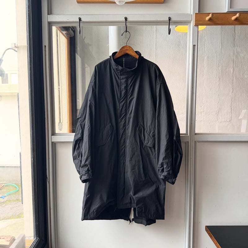 COMOLI コットンナイロン ミリタリーフーデッドコート | Less Higashikawa