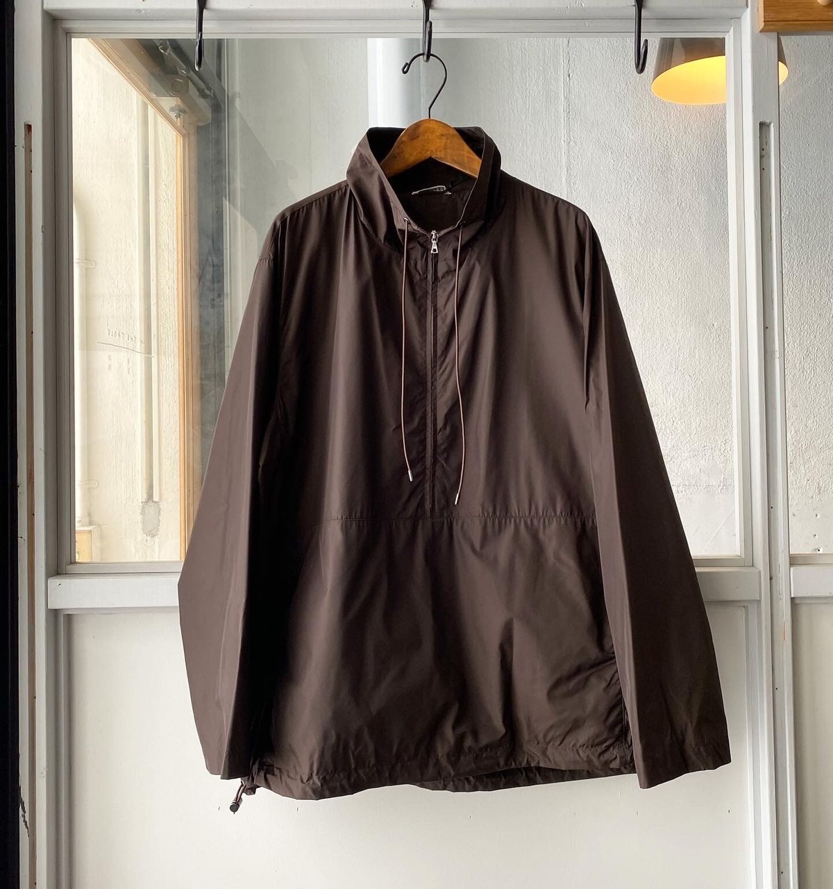 AURALEE HIGH COUNT LIGHT NYLON HALF ZIP P/O A AURALEE HIGH COUNT LIGHT NYLON HALF ZIP P/O A