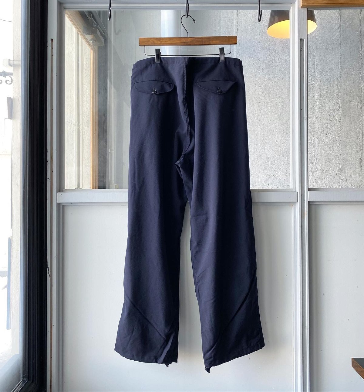 COMOLI ウール ニータックパンツ | Less Higashikawa