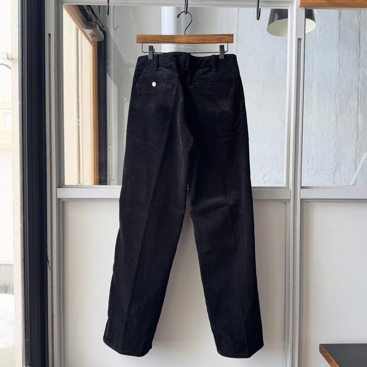 COMOLI コーデュロイ ワークパンツ | Less Higashikawa