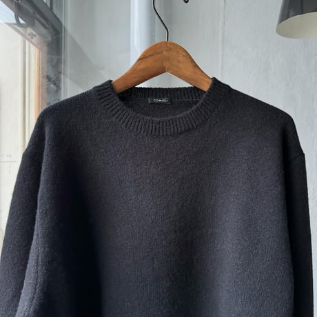 COMOLI　ラムズウール クルーネックニット
