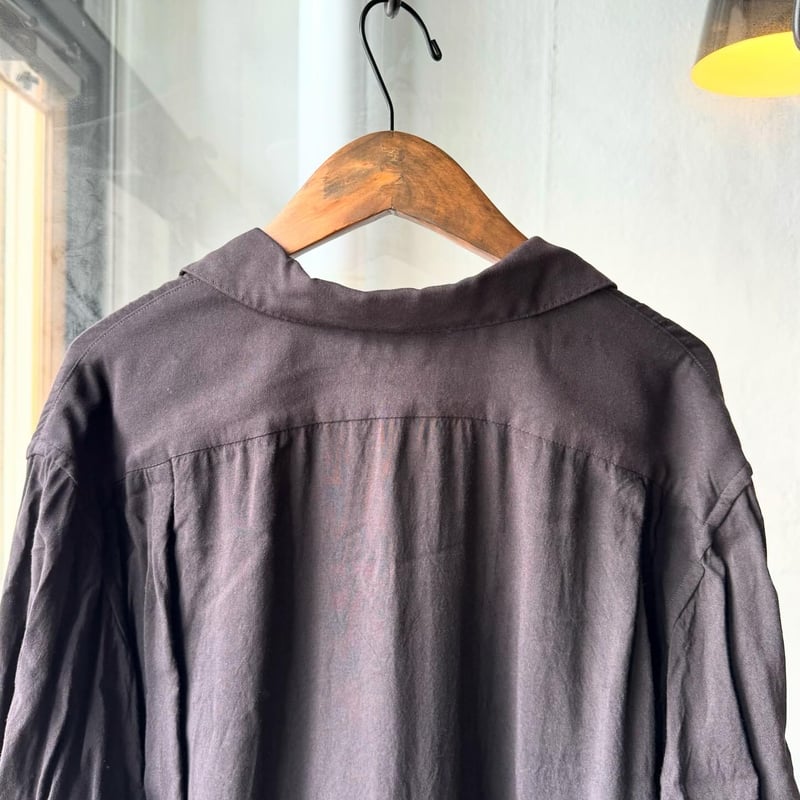 COMOLI レーヨン オープンカラーシャツ - BLACK | Less Higashikawa COMOLI レーヨン オープンカラーシャツ - BLACK | Less Higashikawa