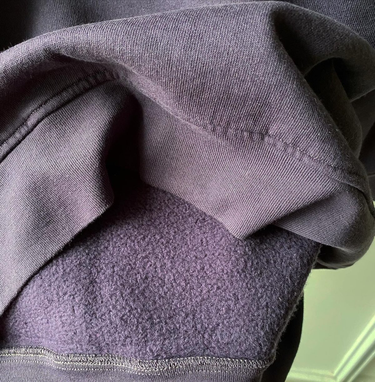 COMOLI コットン吊裏毛 クルーネック FADE NAVY | Less Higas COMOLI コットン吊裏毛 クルーネック FADE NAVY | Less Higas