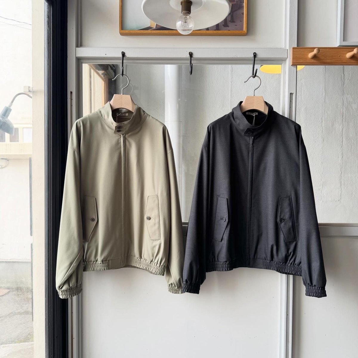ジャケット・アウター AURALEE ULTRA FINE TROPICAL ZIP BLOUSON AURALEE ULTRA FINE TROPICAL WOOL ZIP BLOUSON |