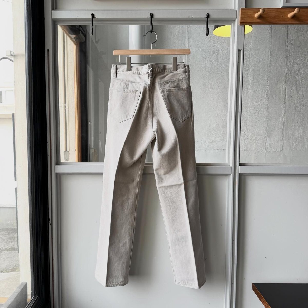 AURALEE FADED HARD TWIST BROWN DENIM 5P PANTS |