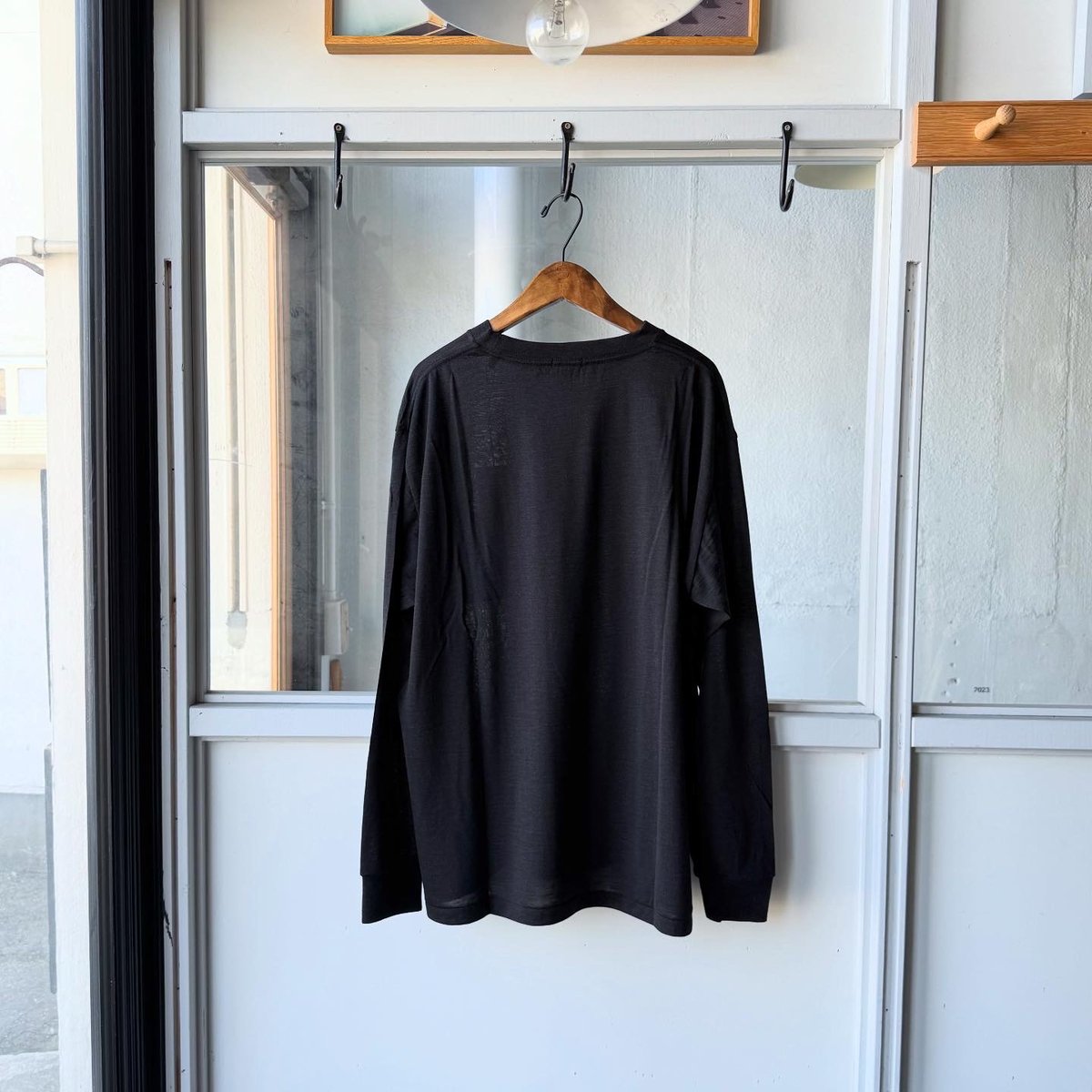 COMOLI サマーウール 長袖Tシャツ | Less Higashikawa COMOLI サマーウール 長袖Tシャツ | Less Higashikawa