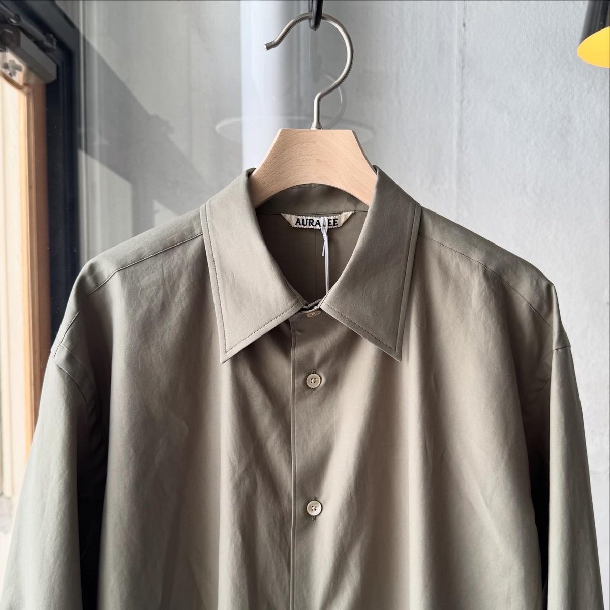 一時値下げ　AURALEE WASHED FINX TWILL SHIRT AURALEE WASHED FINX TWILL SHIRT | Less Higashi