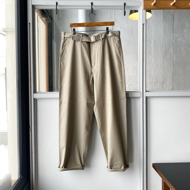 AURALEE WASHED FINX SILK CHAMBRAY BELTED PANTS AURALEE WASHED FINX SILK CHAMBRAY BELTED PANTS