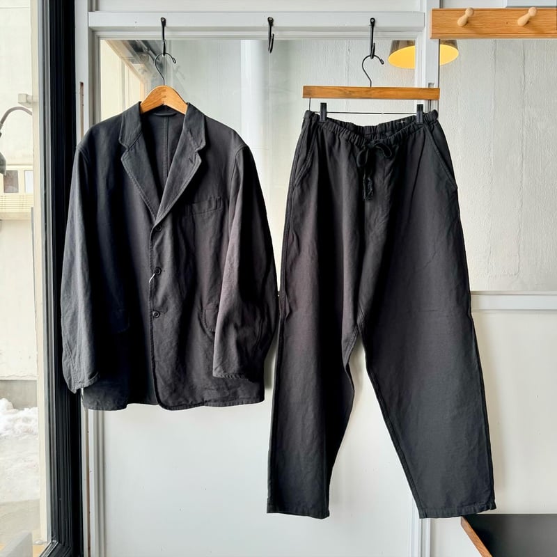 COMOLI コットンダックス テーパードパンツ | Less Higashikawa COMOLI コットンダックス テーパードパンツ | Less Higashikawa