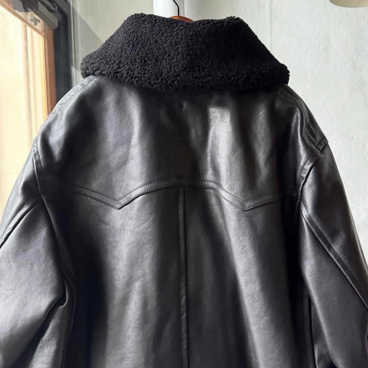 COMOLI ラムレザー カナディアンコート | Less Higashikawa