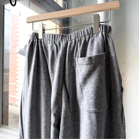 COMOLI　グレー裏毛 パンツ