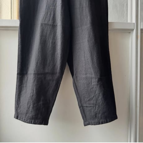 COMOLI　カシミヤシルク テーパードパンツ