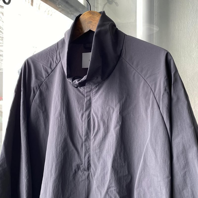 ジャケット・アウター ssstein windproof nylon hooded pullover ssstein | シュタイン WINDPROOF NYLON HOODED PULLOVER(BLACK