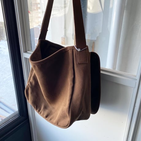 COMOLI　ヘンプダックショルダーバッグ