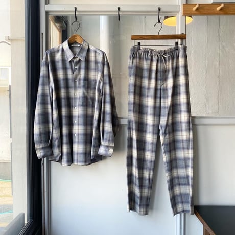 AURALEE 　SUPER LIGHT WOOL CHECK EASY SLACKS