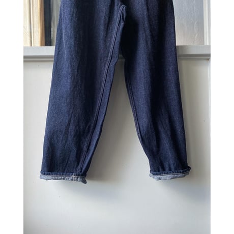 COMOLI 　デニム ベルテッドパンツ