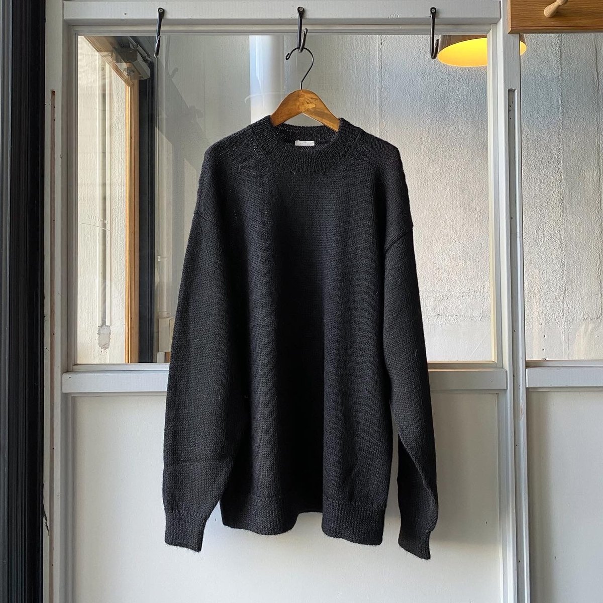 COMOLI ブラックアルパカ クルーネックニット (U03-06001 COMOLI ブラックアルパカ クルーネックニット (U03-06001