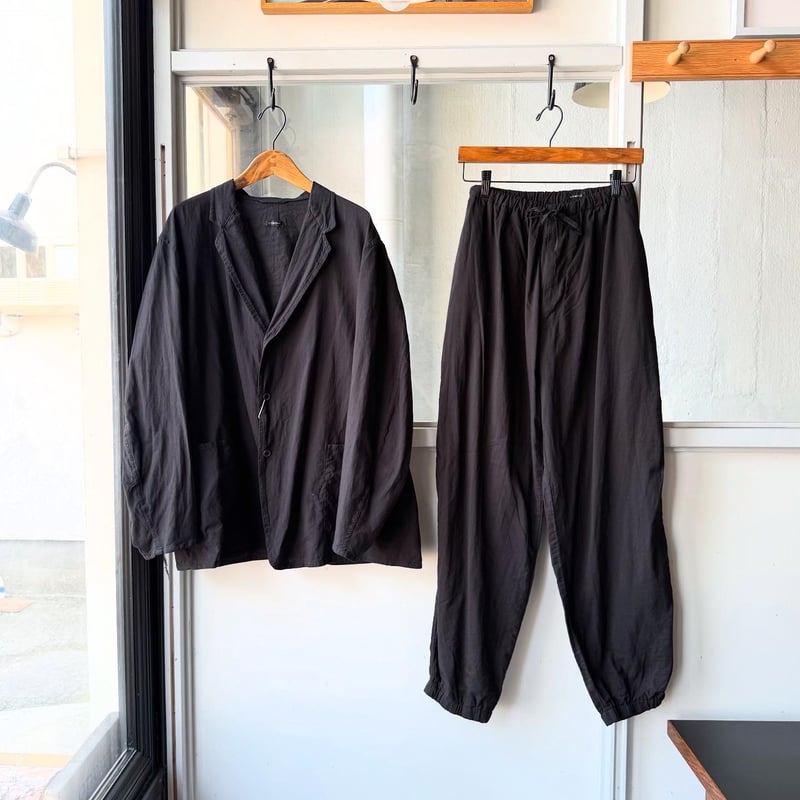 COMOLI KHADIコットン ドローストリングパンツ | Less Higashikawa